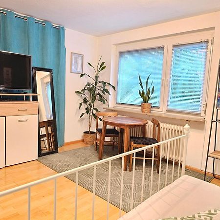Doppelzimmer 2 I Geteiltes Bad & Kueche I Mit Dem Zug Nur 4 Min Bis Zum Hauptbahnhof Freiburg im Breisgau Kültér fotó