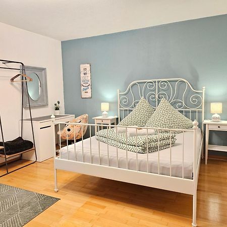 Doppelzimmer 2 I Geteiltes Bad & Kueche I Mit Dem Zug Nur 4 Min Bis Zum Hauptbahnhof Freiburg im Breisgau Kültér fotó