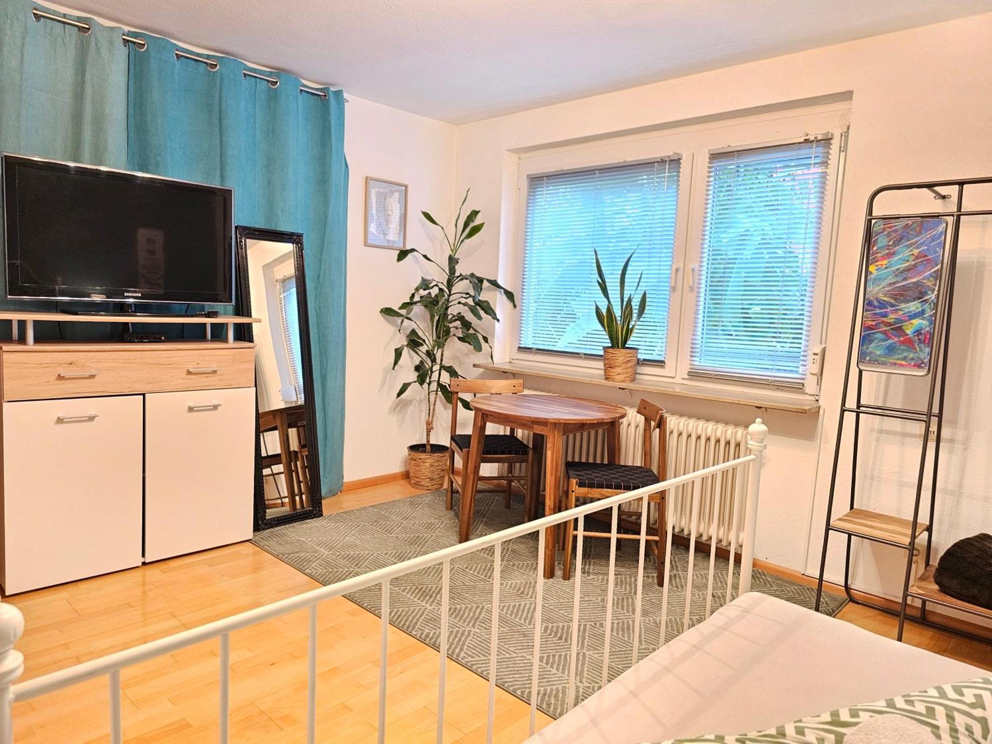 Doppelzimmer 2 I Geteiltes Bad & Kueche I Mit Dem Zug Nur 4 Min Bis Zum Hauptbahnhof Freiburg im Breisgau Kültér fotó