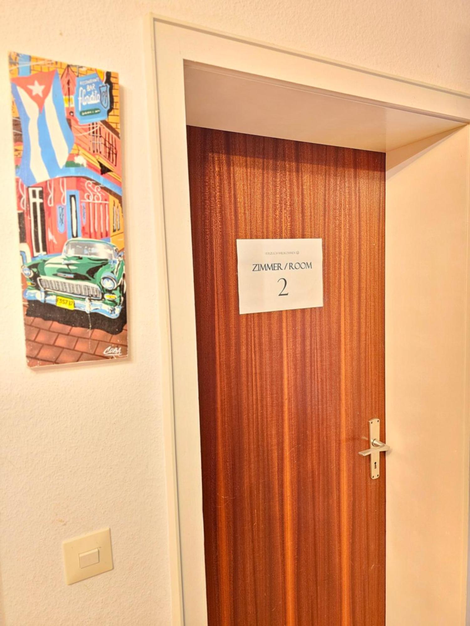 Doppelzimmer 2 I Geteiltes Bad & Kueche I Mit Dem Zug Nur 4 Min Bis Zum Hauptbahnhof Freiburg im Breisgau Kültér fotó